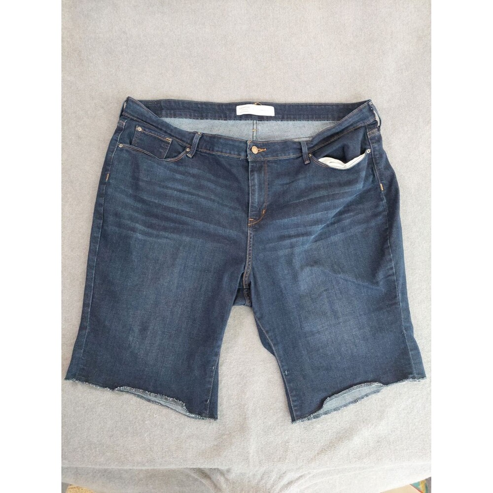 Signature by Levi Strauss Mid-Rise Bermuda Shorts Dark Wash 24W